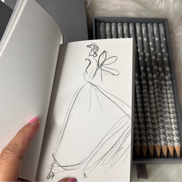 Christian Dior Sketch Pad and Pencils Bundle with Box - Picture 8 of 15
